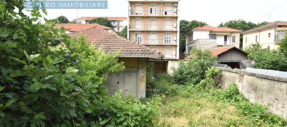 3-salle Appartement à Vercelli, Italy No. 171982 26