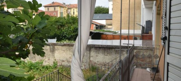 3-salle Appartement à Vercelli, Italy No. 171982 25