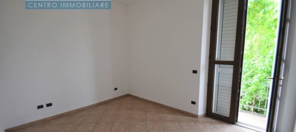 3-salle Appartement à Vercelli, Italy No. 171982 8