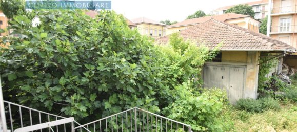 3-salle Appartement à Vercelli, Italy No. 171982 22