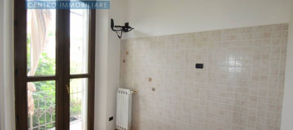 3-salle Appartement à Vercelli, Italy No. 171982 7