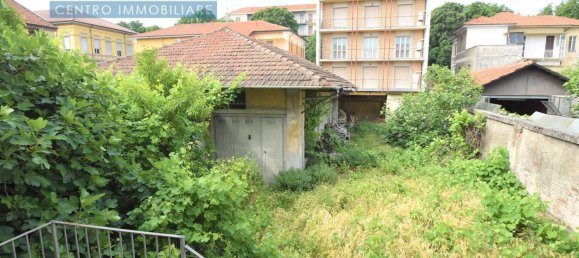 3-salle Appartement à Vercelli, Italy No. 171982 21