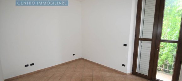 3-salle Appartement à Vercelli, Italy No. 171982 10
