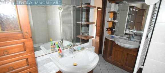 3-salle Appartement à Vercelli, Italy No. 171982 18