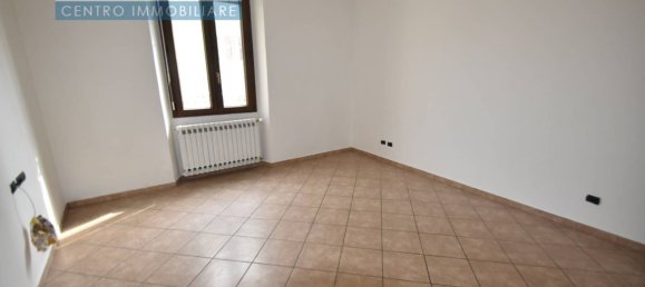 3-salle Appartement à Vercelli, Italy No. 171982 3
