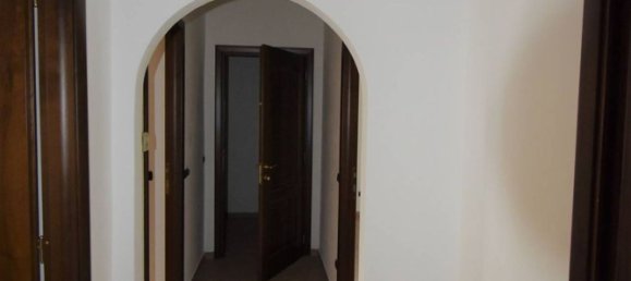 3-salle Appartement à Vercelli, Italy No. 171982 13