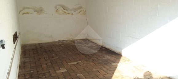 1-Zimmer Garage in Rome, Italy, Nr. 227765 3