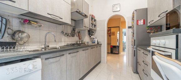 3-salle Appartement à Rome, Italy No. 17919 10