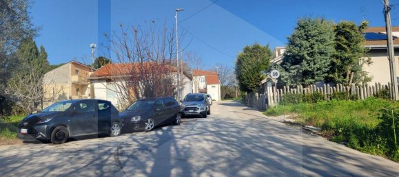 1غرفة قطعة أرض في Pescara, Italy رقم 20192 3