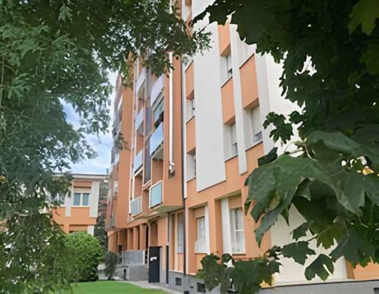 3-Zimmer Wohnung in Milan, Italy, Nr. 330395