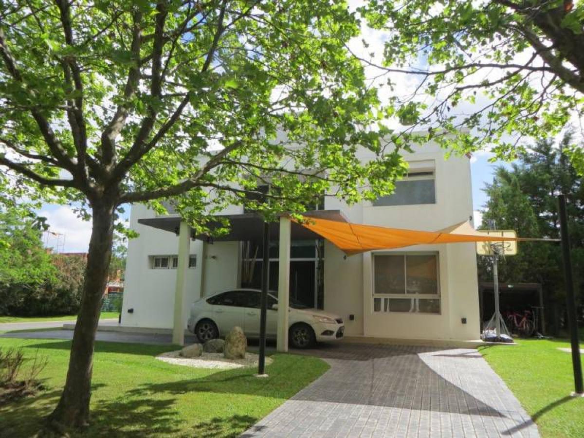 Дом с 4 спальнями в Тигре, Аргентина № 8634