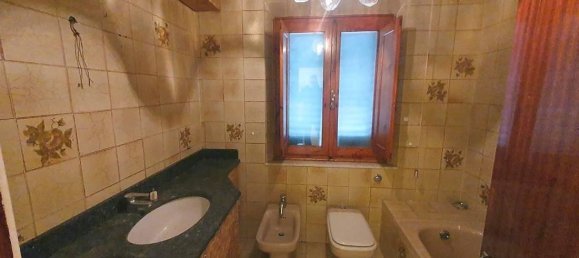 7 rooms House in Quarrata, Italy No. 38618 6