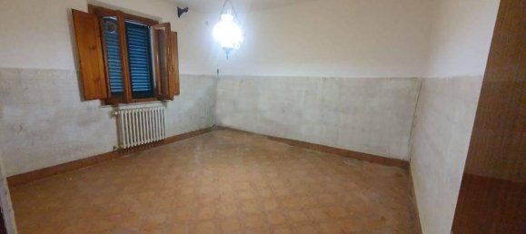 7 rooms House in Quarrata, Italy No. 38618 3