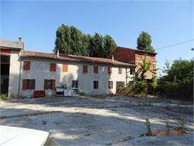 15 rooms House in Cerea, Italy No. 152408