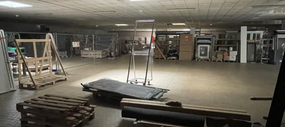 Коммерческая недвижимость 1800м² в Ангулем, Франция № 357471 3