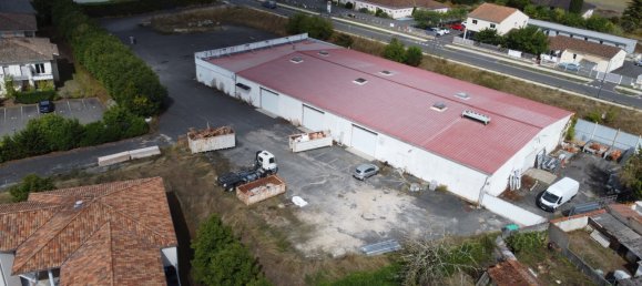 Коммерческая недвижимость 1800м² в Ангулем, Франция № 357471 5