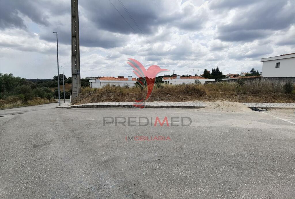 Terrain à Alcanena, Portugal 652m² No. 97824