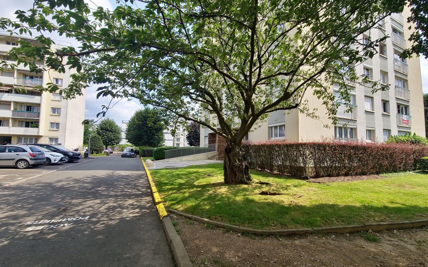 3 bedrooms Apartment in Neuilly-Plaisance, France No. 172373