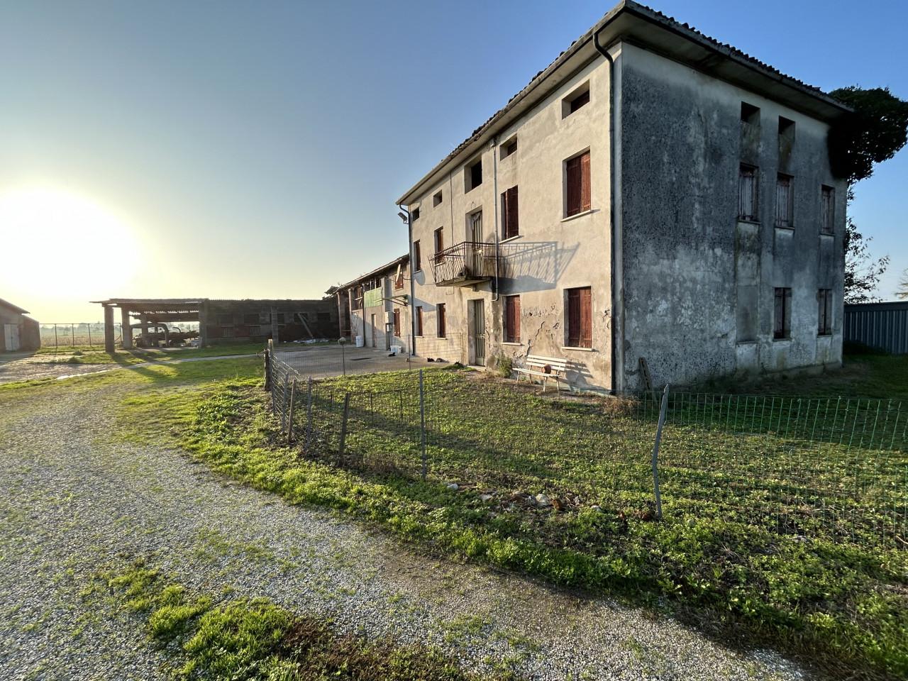10-Zimmer Haus in Campodoro, Italy, Nr. 235499