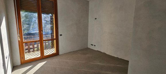 6غرفة منزل في Lurate Caccivio, Italy رقم 88220 23