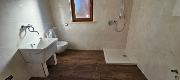 6غرفة منزل في Lurate Caccivio, Italy رقم 88220 12