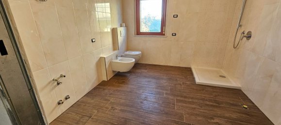 6غرفة منزل في Lurate Caccivio, Italy رقم 88220 4