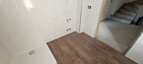 6غرفة منزل في Lurate Caccivio, Italy رقم 88220 13