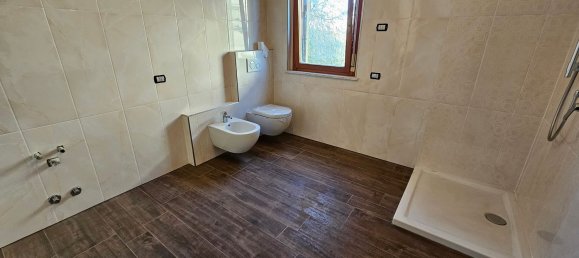 6غرفة منزل في Lurate Caccivio, Italy رقم 88220 5