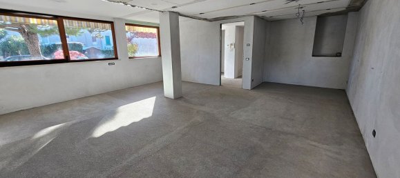 6غرفة منزل في Lurate Caccivio, Italy رقم 88220 10