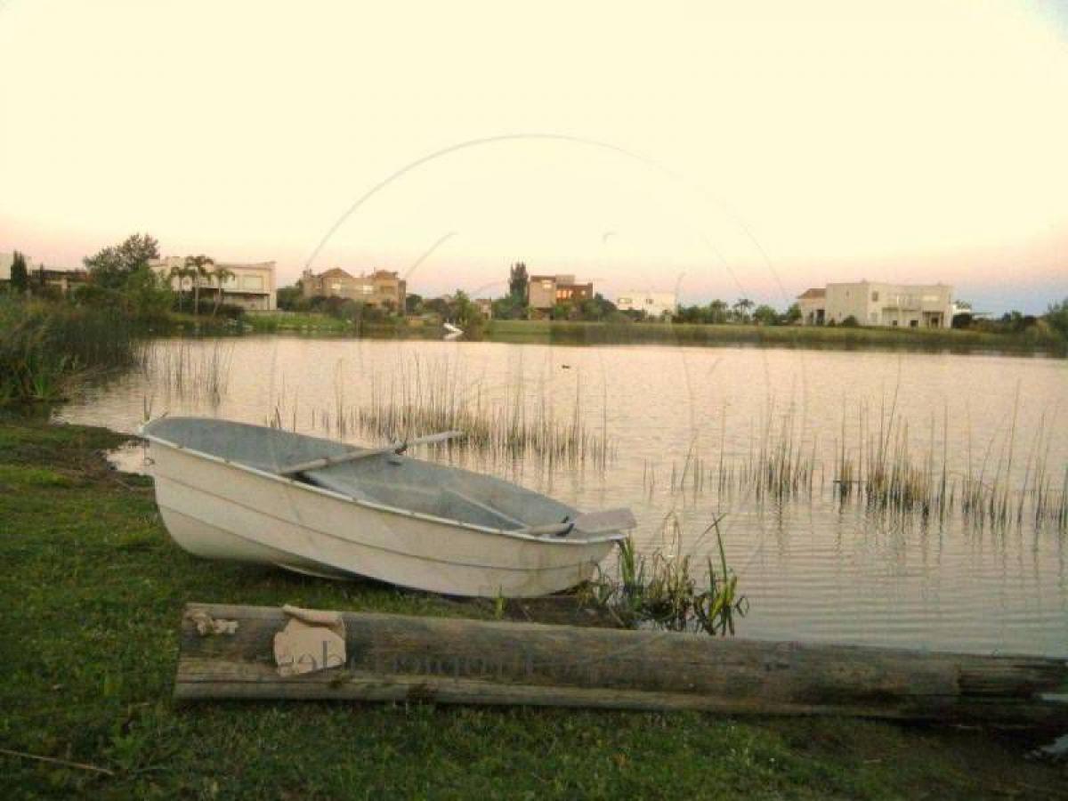  قطعة أرض في Tigre, Argentina رقم 120728
