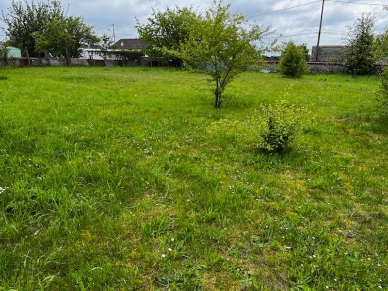  Land in Neuvy-en-Dunois, France No. 214775