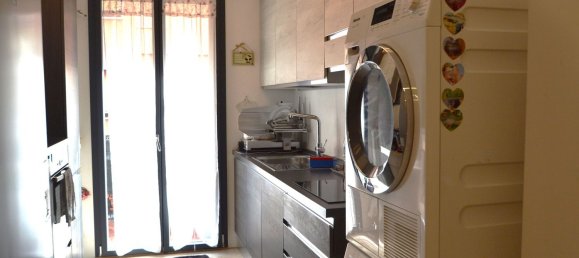 4 rooms Apartment in Parma, Italy No. 212019 7