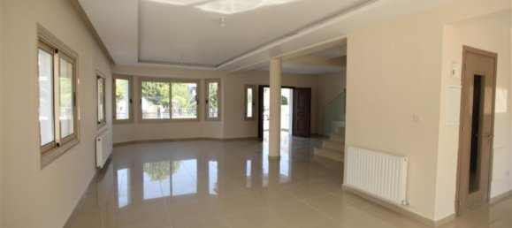 4 Schlafzimmer Villa in Nicosia, Cyprus, Nr. 2521 2
