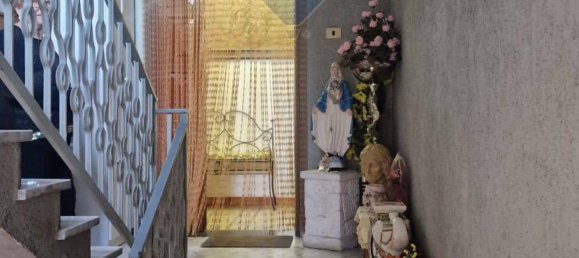 5 bedrooms House in Afragola, Italy No. 358199 4