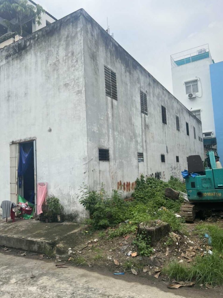 120m² House in District 7, Vietnam No. 19199