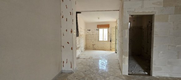 6 rooms Apartment in Galatone, Italy No. 112633 3
