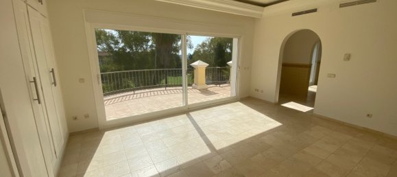 8 bedrooms Villa in Benahavis, Spain No. 5387 10