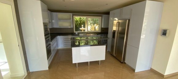 8 bedrooms Villa in Benahavis, Spain No. 5387 4