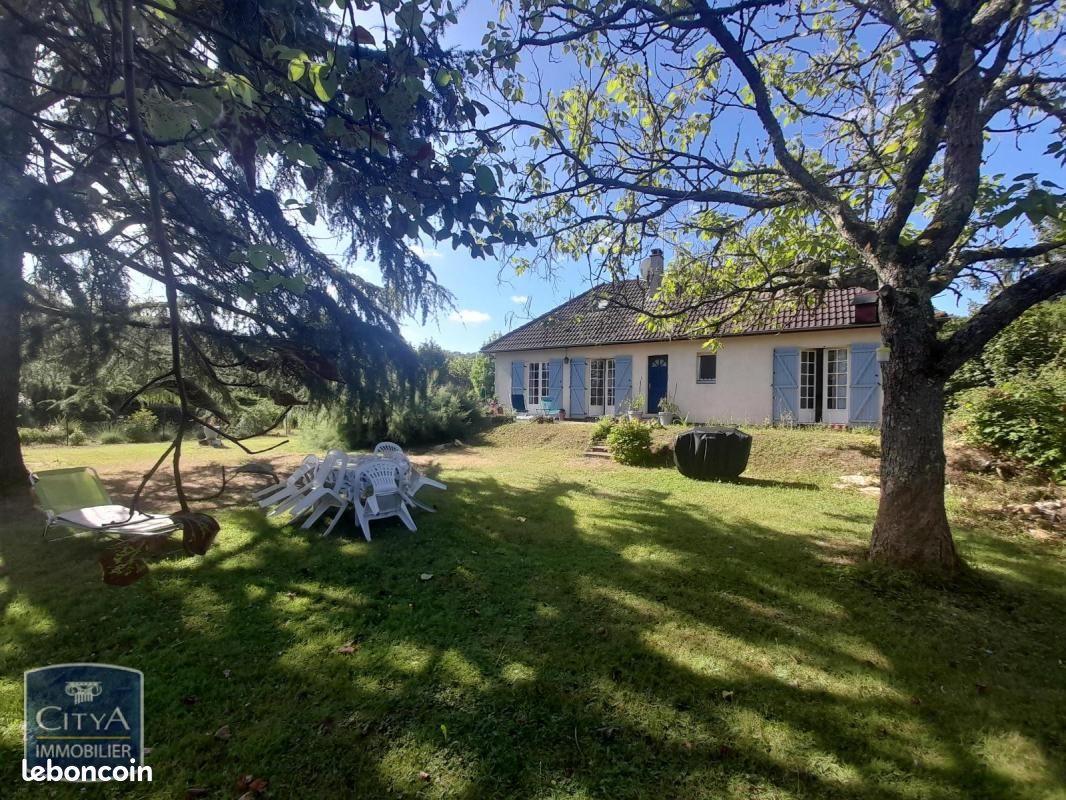 Дом с 4 спальнями в Ле Пуэнсоне, Франция № 250381