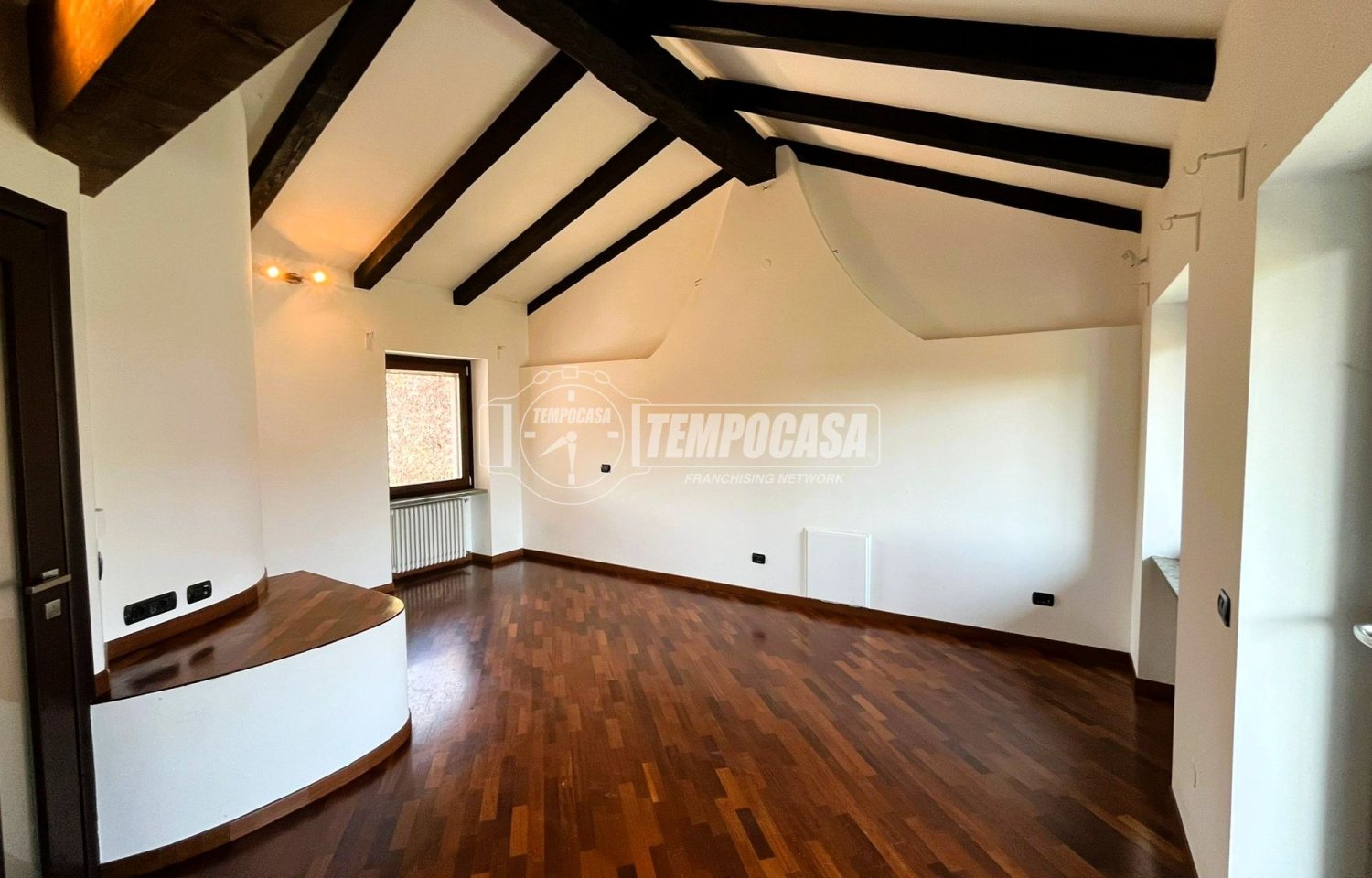 6 rooms Villa in Piscina, Italy No. 298135