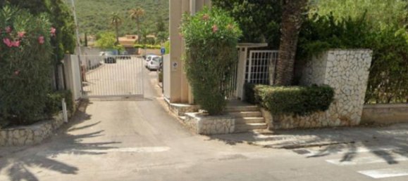 7 rooms Apartment in Palermo, Italy No. 45414 2