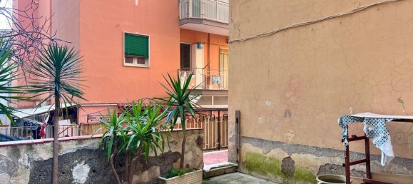 3 rooms Apartment in Torre del Greco, Italy No. 285235 6