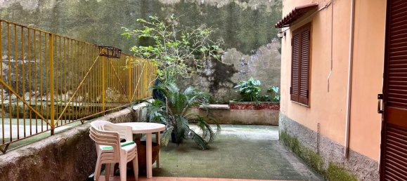 3 rooms Apartment in Torre del Greco, Italy No. 285235 4