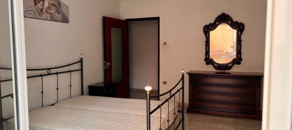 3 rooms Apartment in Torre del Greco, Italy No. 285235 9