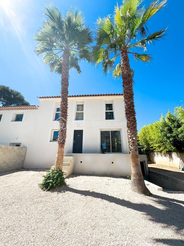 3 bedrooms House in Marseille, France No. 295620