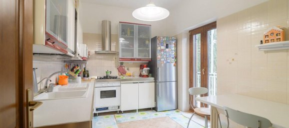 4-Zimmer Wohnung in Rome, Italy, Nr. 132923 8