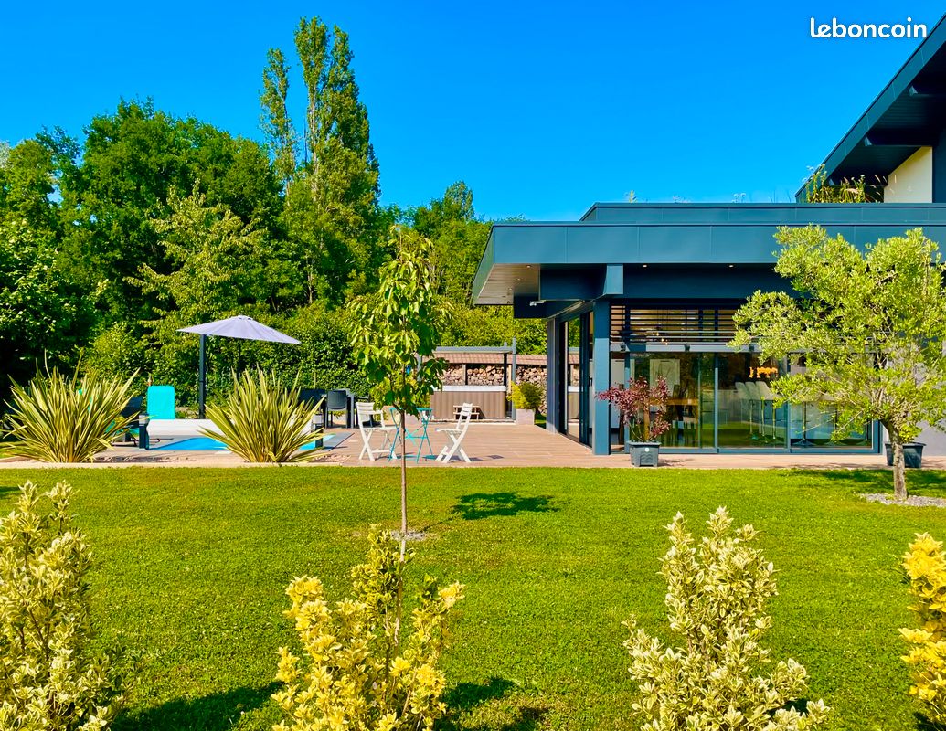 Apartamento de 4 dormitorios en Haute-Savoie, France No. 337892