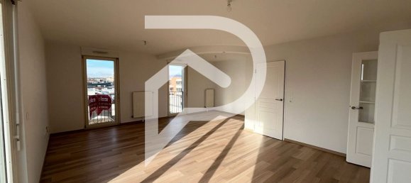 3 bedrooms Penthouse in Metz, France No. 213529 2