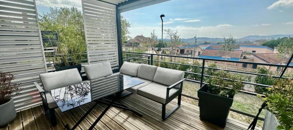 3 bedrooms House in Rhone, France No. 330982 2