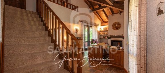 3 bedrooms Villa in Barasso, Italy No. 354848 11